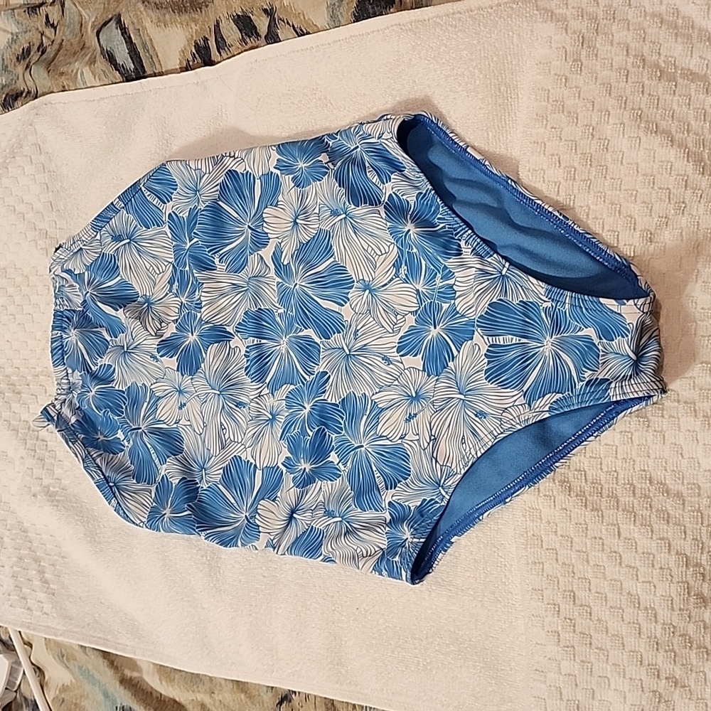 Roxy bathing suit one piece